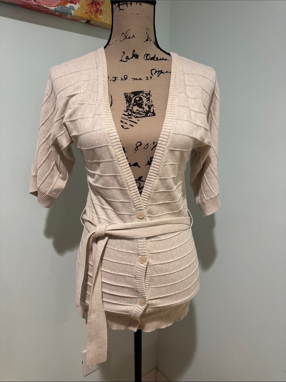 Gap size XS Wrap-Style Short Sleeve Knit Cardigan in Light Beige